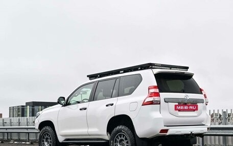 Toyota Land Cruiser Prado 150 рестайлинг 2, 2016 год, 3 070 000 рублей, 9 фотография