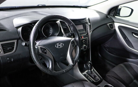 Hyundai i30 II рестайлинг, 2012 год, 900 000 рублей, 14 фотография