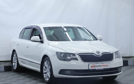 Skoda Superb III рестайлинг, 2013 год, 955 000 рублей, 3 фотография