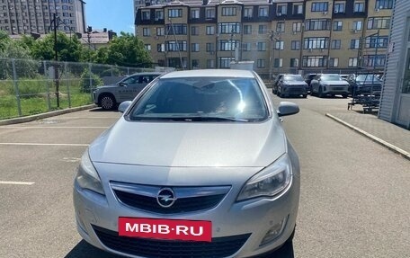 Opel Astra J, 2011 год, 868 000 рублей, 2 фотография