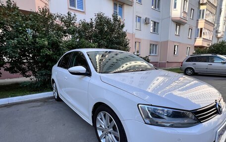 Volkswagen Jetta VI, 2011 год, 1 180 000 рублей, 3 фотография