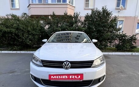 Volkswagen Jetta VI, 2011 год, 1 180 000 рублей, 2 фотография