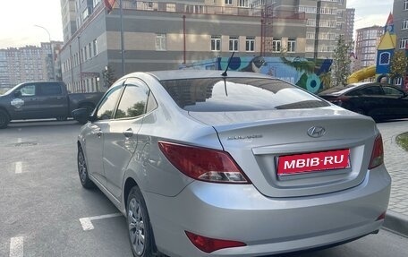 Hyundai Solaris II рестайлинг, 2016 год, 900 000 рублей, 3 фотография