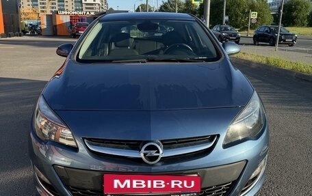 Opel Astra J, 2013 год, 1 350 000 рублей, 4 фотография