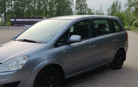 Opel Zafira B, 2010 год, 850 000 рублей, 1 фотография