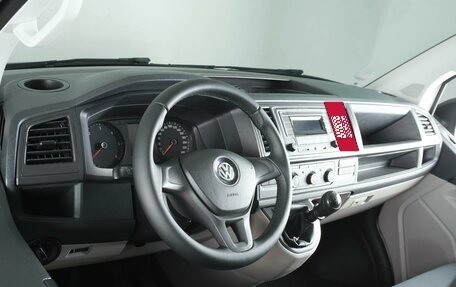 Volkswagen Transporter T6 рестайлинг, 2019 год, 3 129 000 рублей, 6 фотография