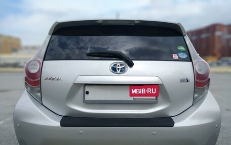 Toyota Aqua I, 2013 год, 890 000 рублей, 4 фотография