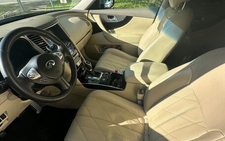 Infiniti QX70, 2014 год, 2 850 000 рублей, 5 фотография