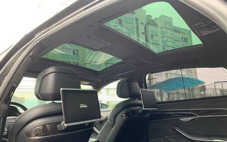 Audi A8, 2018 год, 4 600 000 рублей, 14 фотография