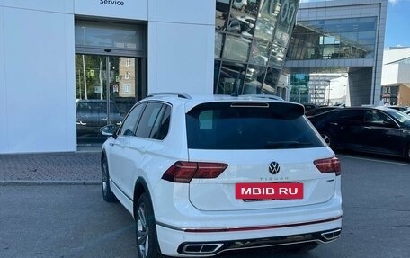 Volkswagen Tiguan II, 2021 год, 4 680 000 рублей, 4 фотография