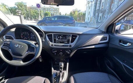 Hyundai Solaris II рестайлинг, 2021 год, 1 690 000 рублей, 11 фотография