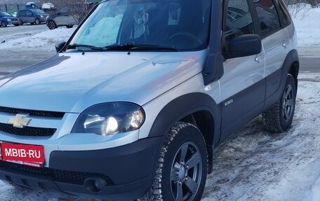 Chevrolet Niva I рестайлинг, 2018 год, 950 000 рублей, 1 фотография