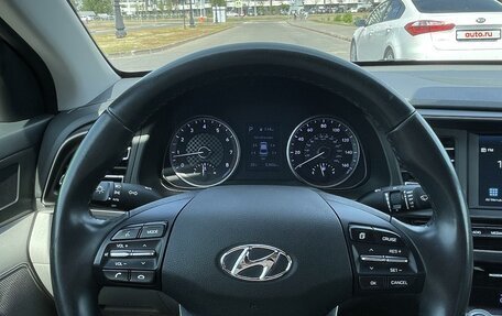 Hyundai Elantra VI рестайлинг, 2019 год, 1 880 000 рублей, 8 фотография