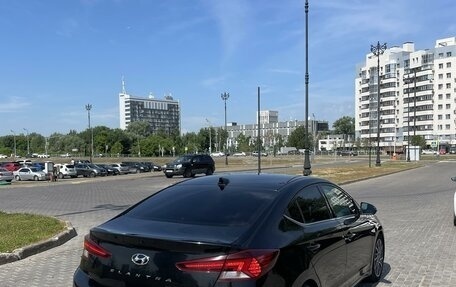 Hyundai Elantra VI рестайлинг, 2019 год, 1 880 000 рублей, 5 фотография
