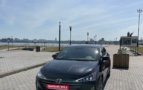 Hyundai Elantra VI рестайлинг, 2019 год, 1 880 000 рублей, 2 фотография