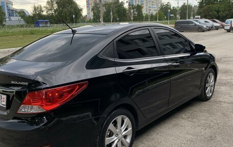 Hyundai Solaris II рестайлинг, 2011 год, 915 000 рублей, 2 фотография