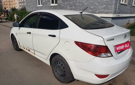 Hyundai Solaris II рестайлинг, 2011 год, 690 000 рублей, 4 фотография