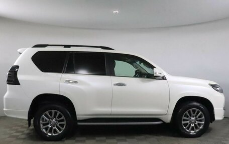 Toyota Land Cruiser Prado 150 рестайлинг 2, 2019 год, 5 465 000 рублей, 4 фотография