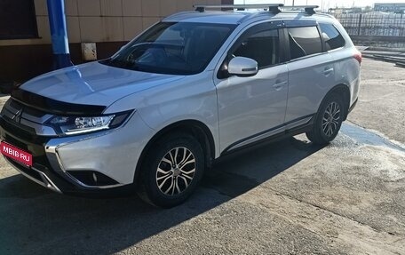 Mitsubishi Outlander III рестайлинг 3, 2020 год, 3 200 000 рублей, 1 фотография