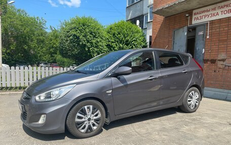 Hyundai Solaris II рестайлинг, 2013 год, 999 000 рублей, 10 фотография