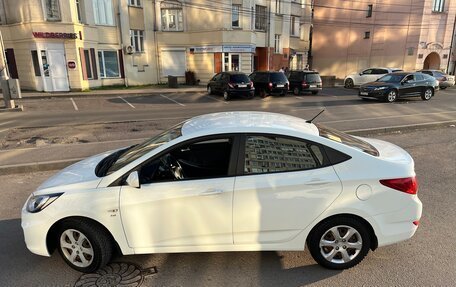 Hyundai Solaris II рестайлинг, 2012 год, 1 000 000 рублей, 6 фотография