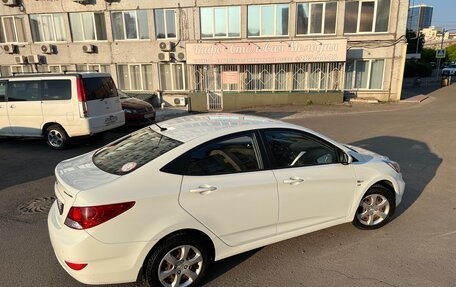 Hyundai Solaris II рестайлинг, 2012 год, 1 000 000 рублей, 3 фотография