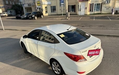Hyundai Solaris II рестайлинг, 2012 год, 1 000 000 рублей, 5 фотография