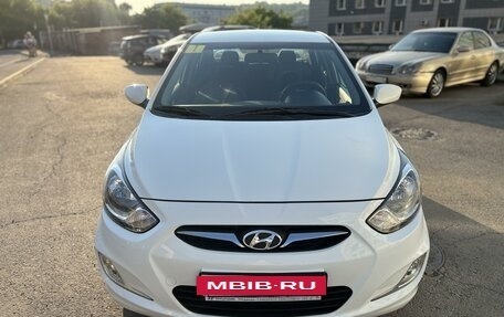 Hyundai Solaris II рестайлинг, 2012 год, 1 000 000 рублей, 7 фотография