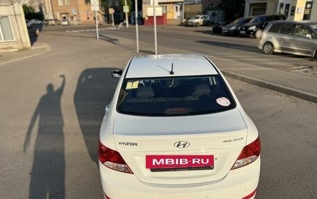 Hyundai Solaris II рестайлинг, 2012 год, 1 000 000 рублей, 4 фотография