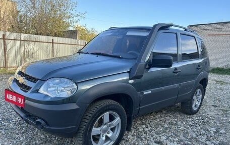 Chevrolet Niva I рестайлинг, 2014 год, 795 000 рублей, 2 фотография