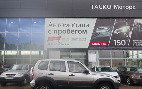 Chevrolet Niva I рестайлинг, 2015 год, 725 000 рублей, 4 фотография