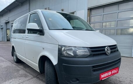 Volkswagen Caravelle T5, 2013 год, 1 849 000 рублей, 2 фотография