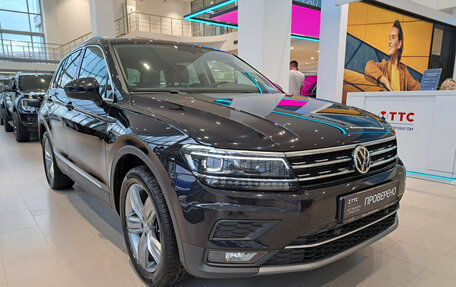 Volkswagen Tiguan II, 2018 год, 3 367 000 рублей, 3 фотография