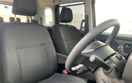 Toyota Roomy I, 2018 год, 1 325 000 рублей, 10 фотография