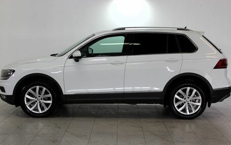 Volkswagen Tiguan II, 2018 год, 2 599 000 рублей, 8 фотография