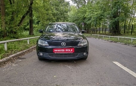 Volkswagen Jetta VI, 2014 год, 1 350 000 рублей, 2 фотография