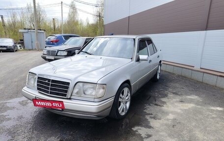 Mercedes-Benz E-Класс, 1994 год, 540 000 рублей, 13 фотография