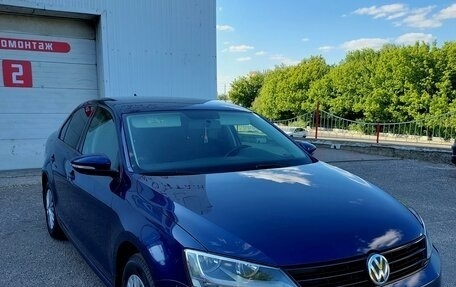 Volkswagen Jetta VI, 2017 год, 1 670 000 рублей, 2 фотография