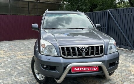 Toyota Land Cruiser Prado 120 рестайлинг, 2007 год, 2 650 000 рублей, 2 фотография