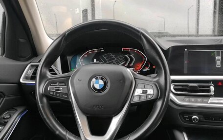 BMW 3 серия, 2019 год, 3 240 000 рублей, 19 фотография