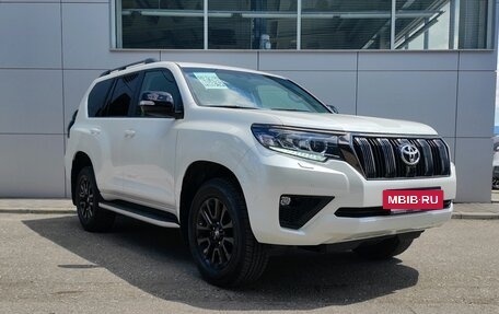 Toyota Land Cruiser Prado 150 рестайлинг 2, 2020 год, 6 150 000 рублей, 3 фотография