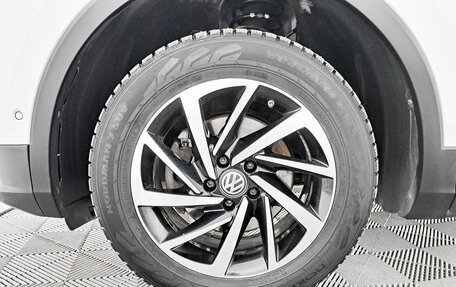 Volkswagen Tiguan II, 2018 год, 2 345 000 рублей, 18 фотография