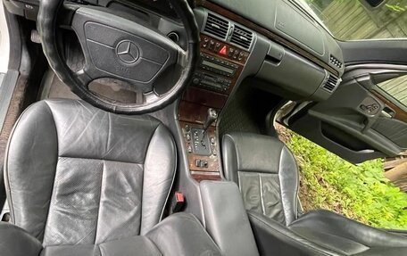 Mercedes-Benz E-Класс, 1997 год, 250 000 рублей, 7 фотография