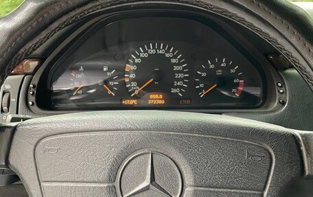 Mercedes-Benz E-Класс, 1997 год, 250 000 рублей, 8 фотография
