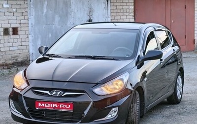 Hyundai Solaris II рестайлинг, 2013 год, 880 000 рублей, 1 фотография