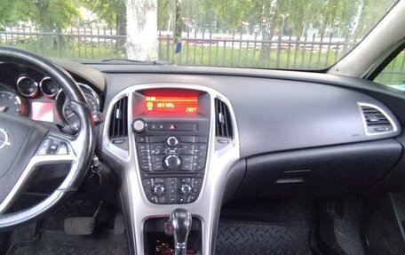 Opel Astra J, 2010 год, 650 000 рублей, 9 фотография