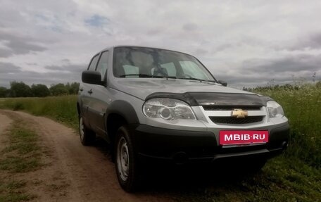 Chevrolet Niva I рестайлинг, 2017 год, 750 000 рублей, 2 фотография