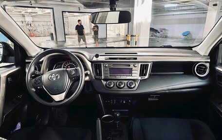 Toyota RAV4, 2015 год, 2 600 000 рублей, 6 фотография