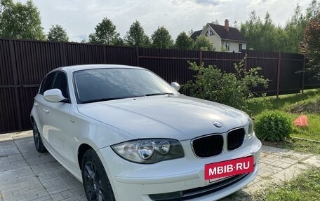 BMW 1 серия, 2011 год, 1 050 000 рублей, 3 фотография