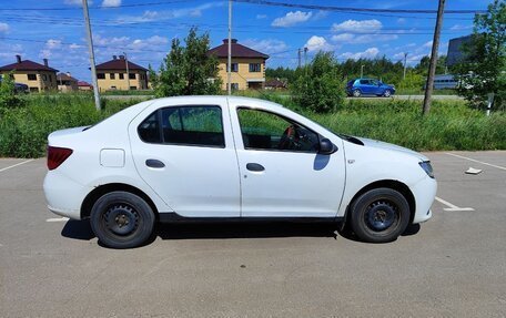 Renault Logan II, 2018 год, 390 000 рублей, 10 фотография